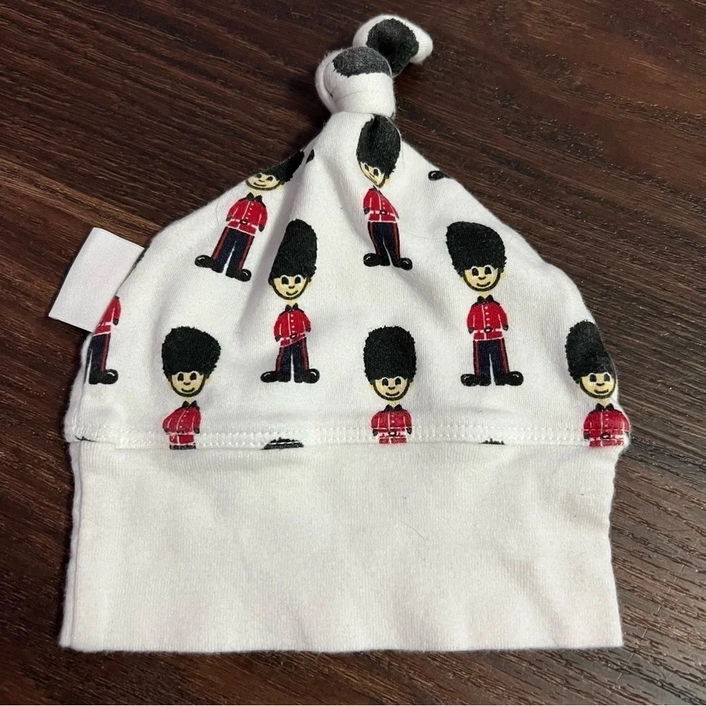 Great British Collection King’s Royal guards infant baby hat - Picture 5 of 5